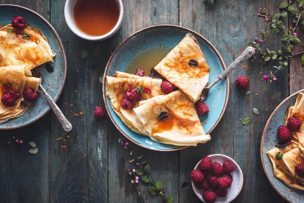 Découvrez les accords parfaits entre crêpes, galettes et vins pour une Chandeleur réussie avec U'wine.