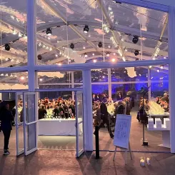 Barnum dans lequelle a eu lieu la soirée des 40 ans du groupe japonais Suntory à la tête du Château Lagrange