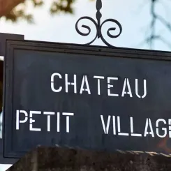 Château Petit-Village à Pomerol