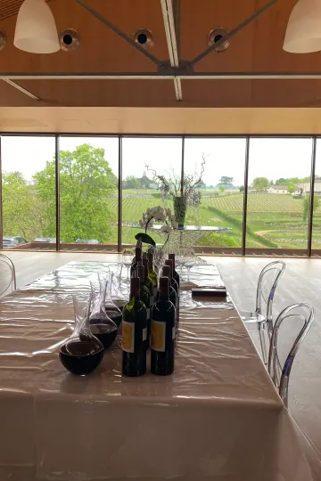 Salle de dégustation des primeurs 2022 au Château Barde-Haut