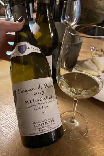 La 163ème vente des vins des Hospices de Beaune, organisée par Sotheby's, a marqué l'histoire, devenant la deuxième meilleure vente de l'institution.