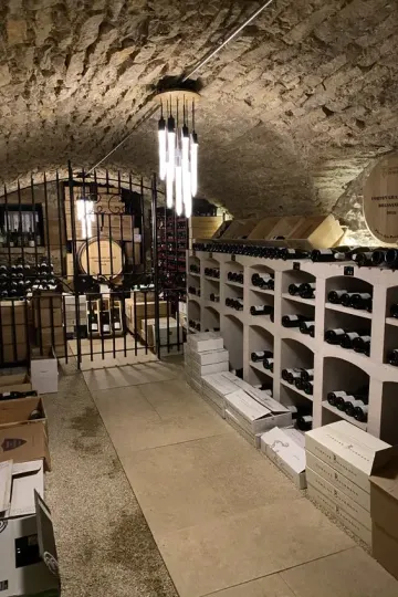 La 163ème vente des vins des Hospices de Beaune, organisée par Sotheby's, a marqué l'histoire, devenant la deuxième meilleure vente de l'institution.